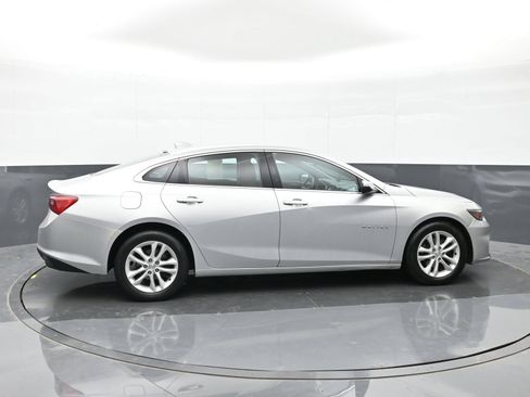 Used 2018 Chevrolet Malibu LT FWD image 9
