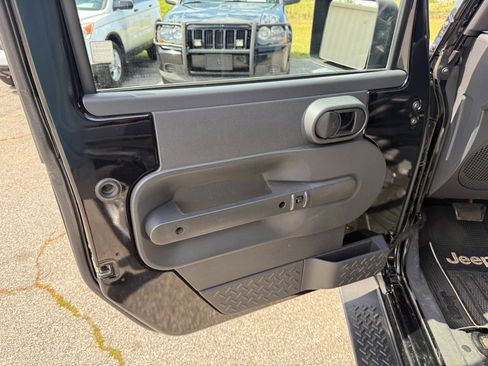 Used 2010 Jeep Wrangler Sahara w/ Dual Top Group image 12