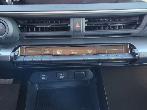 Used 2024 Toyota Prius LE image 22