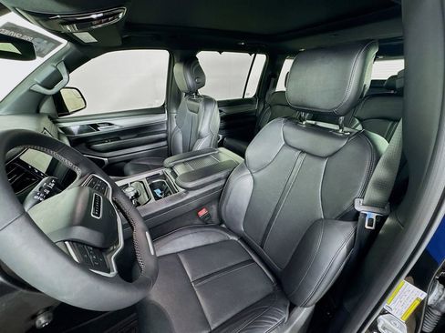 Used 2025 Jeep Wagoneer Series II w/ Convenience Group I image 22