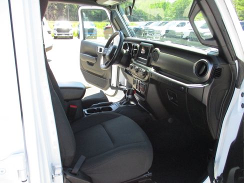 Certified 2022 Jeep Wrangler Unlimited Sport AWD/4WD image 15