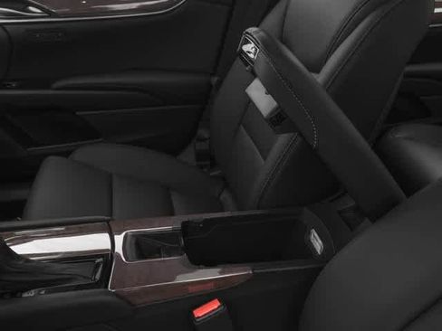 Used 2017 Cadillac XTS Luxury w/ Driver Awareness Package image 18