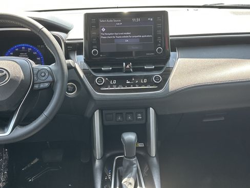 Certified 2022 Toyota Corolla Cross XLE FWD image 30
