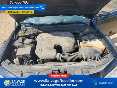 Used 2014 Chrysler 300 w/ Driver Convenience Group RWD image 15