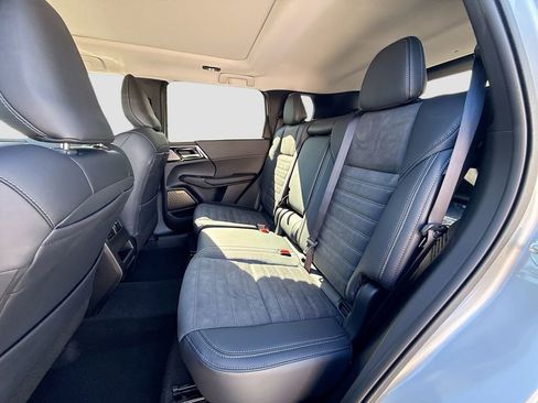 New 2026 Mitsubishi Outlander SE image 26