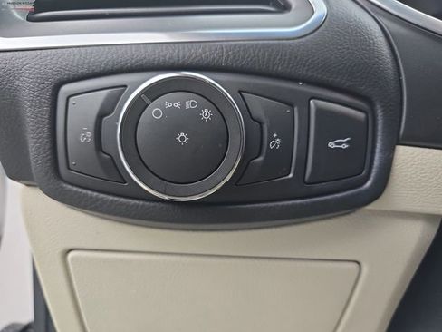 Used 2018 Ford Edge Titanium w/ Technology Package image 41