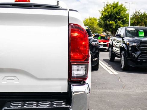 Used 2021 Toyota Tacoma SR5 RWD image 12