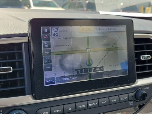 Used 2020 Hyundai Venue FWD image 19