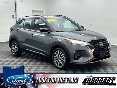 Used 2024 Nissan Kicks SR FWD image 1
