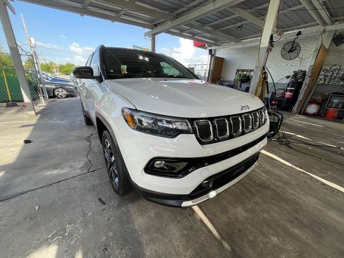Used 2022 Jeep Compass Limited w/ Sun and Sound Group AWD/4WD image 3