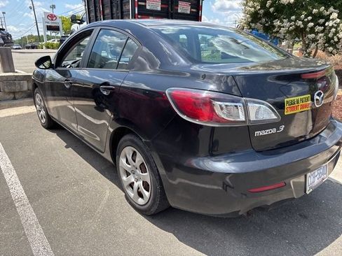 Used 2013 MAZDA MAZDA3 i SV FWD image 16