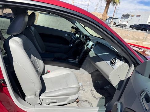 Used 2005 Ford Mustang Coupe RWD image 12