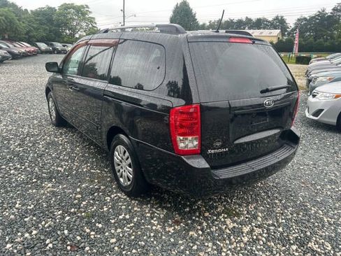 Used 2012 Kia Sedona LX image 3