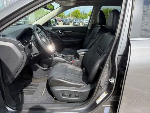 Used 2019 Nissan Rogue SL w/ Premium Package AWD/4WD image 12