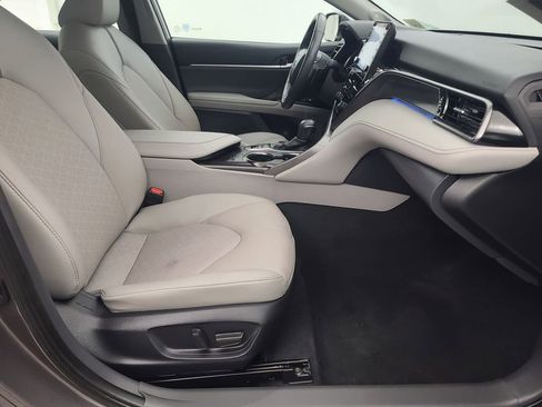 Used 2024 Toyota Camry XSE w/ Navigation Package image 16