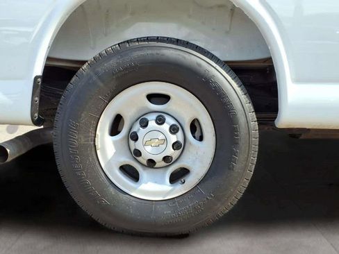 Used 2025 Chevrolet Express 3500 LS image 20