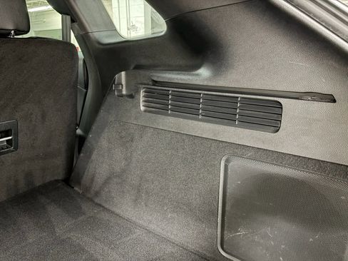 Used 2017 Lincoln MKX Premiere image 25