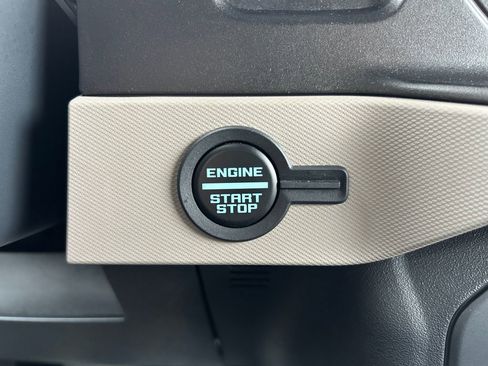 Used 2023 Ford Bronco Wildtrak image 36