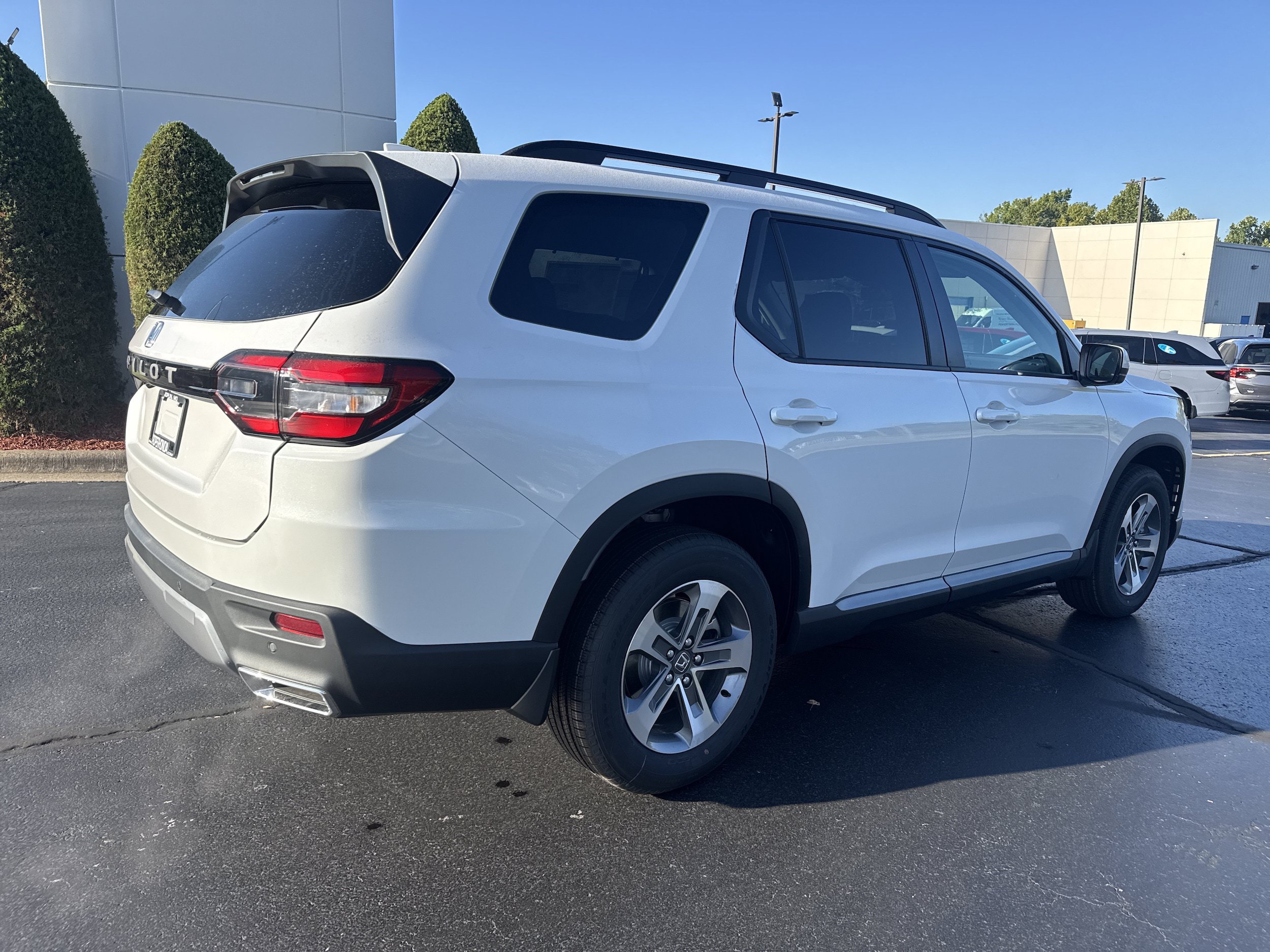 New 2026 Honda Pilot EX-L image 4