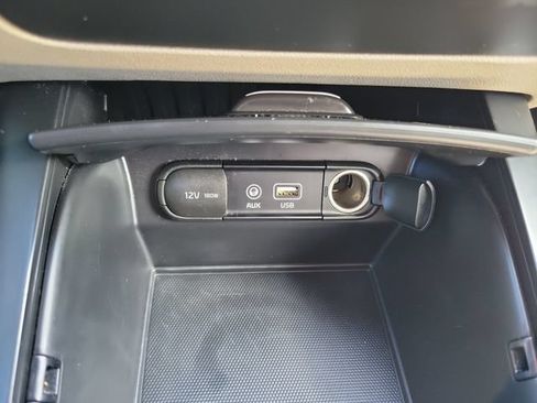 Used 2018 Kia Sorento FWD V6 image 33