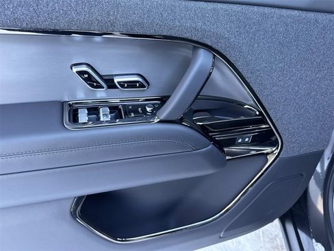 Used 2025 Land Rover Range Rover Sport Dynamic SE image 16