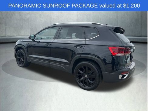 Used 2023 Volkswagen Taos SE w/ Panoramic Sunroof Package image 4