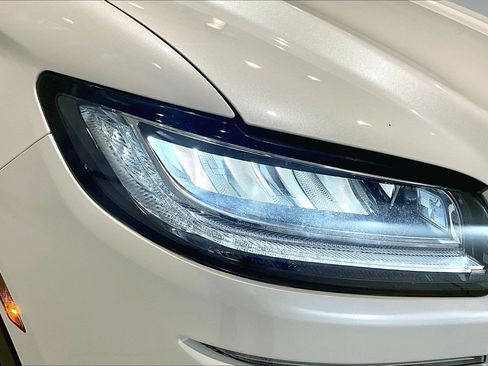 Used 2019 Lincoln Nautilus Reserve FWD image 31
