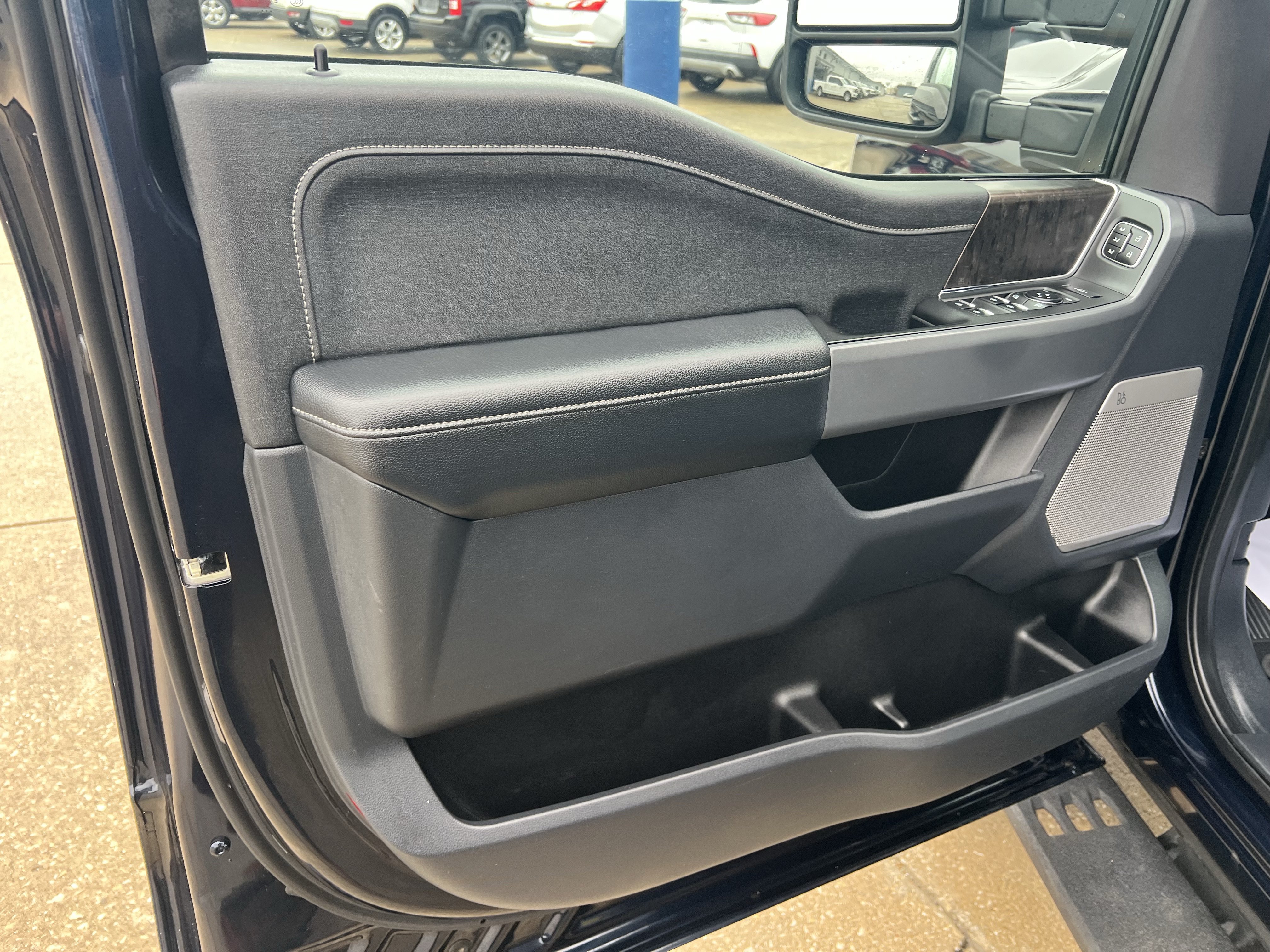 Used 2023 Ford F250 Lariat w/ Lariat Ultimate Package AWD/4WD image 19