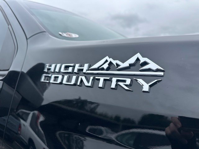 Used 2024 Chevrolet Silverado 2500 High Country w/ High Country Premium Package AWD/4WD image 7