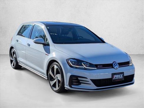 Used 2020 Volkswagen GTI SE image 3