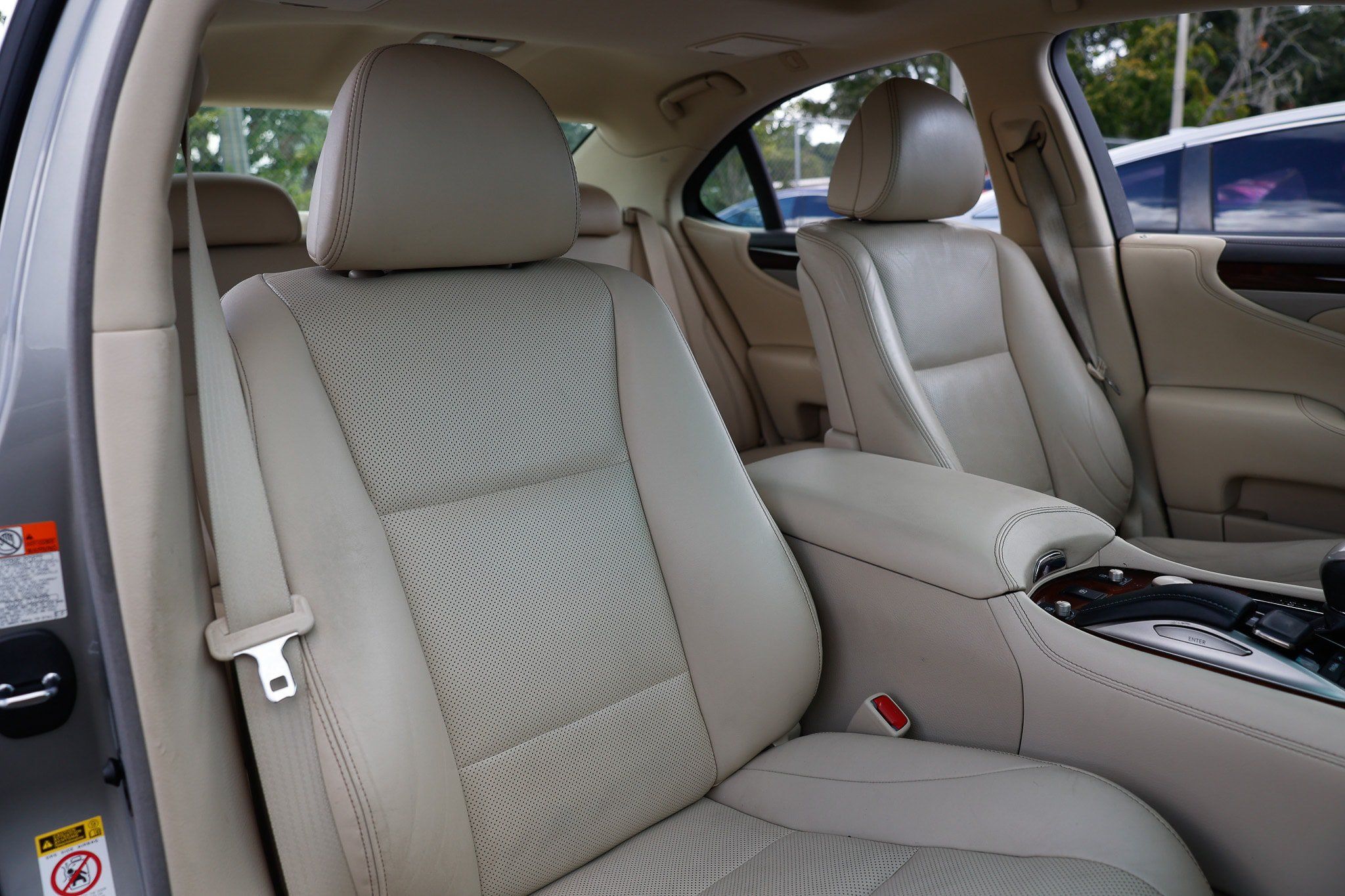 Used 2016 Lexus LS 460 w/ Comfort Package RWD image 21