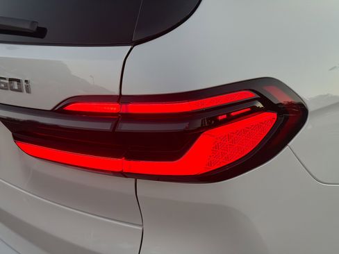 New 2026 BMW X7 M60i w/ Climate Comfort Package image 10