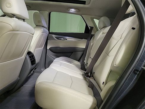 Used 2021 Cadillac XT5 Premium Luxury image 13