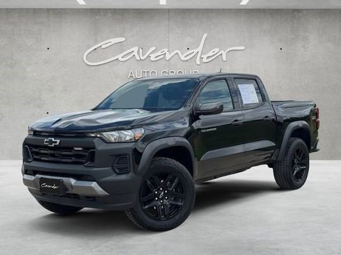 Certified 2025 Chevrolet Colorado Trail Boss AWD/4WD image 1