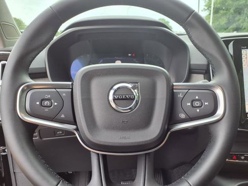 New 2025 Volvo XC40 B5 Plus w/ Protection Package Premier image 24