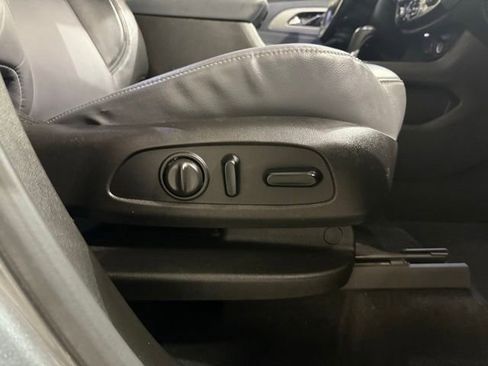 Used 2018 Chevrolet Traverse LT image 27