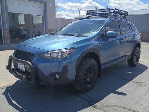 Used 2021 Subaru Crosstrek 2.0i Premium AWD/4WD image 2