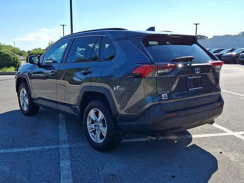 Certified 2021 Toyota RAV4 LE AWD/4WD image 4