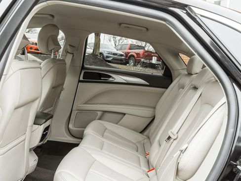 Used 2019 Lincoln MKZ Premiere image 32