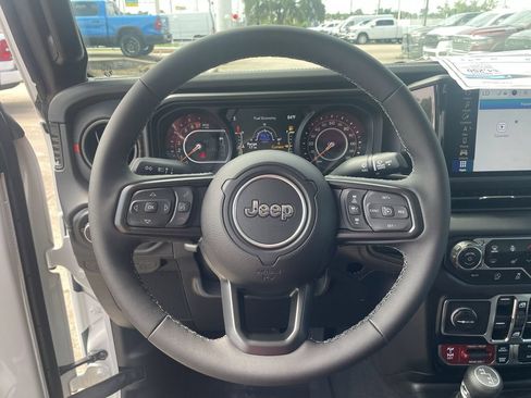 New 2025 Jeep Gladiator Rubicon w/ Safety Group AWD/4WD image 15
