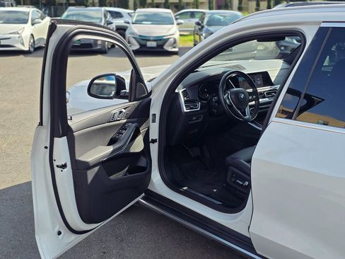 Used 2021 BMW X5 xDrive40i w/ Premium Package image 49