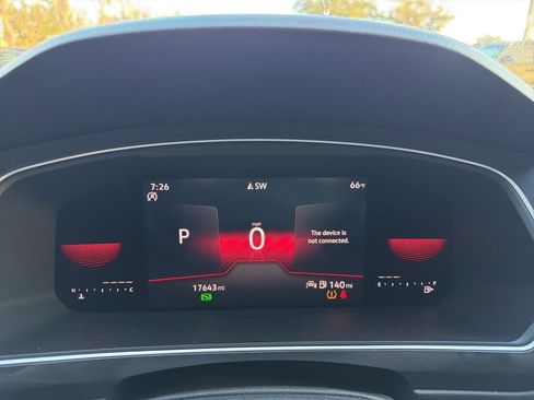 Used 2022 Volkswagen Tiguan SE R-Line image 16