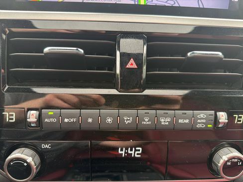 Used 2022 Lexus GX 460 Premium w/ Accessory Package AWD/4WD image 29