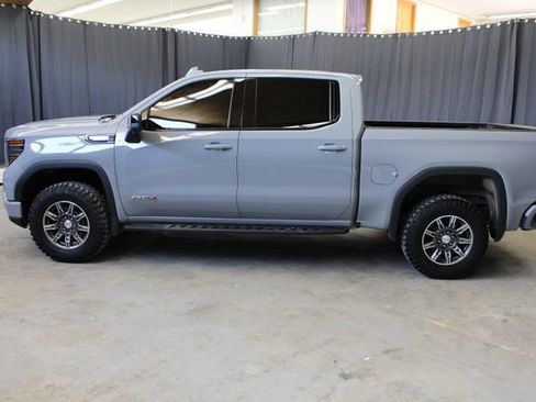 Used 2024 GMC Sierra 1500 AT4 w/ Technology Package AWD/4WD image 9