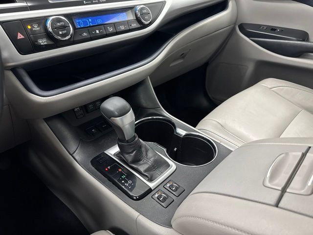 Used 2018 Toyota Highlander XLE AWD/4WD image 20