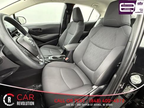 Used 2022 Toyota Corolla LE image 16