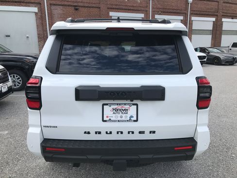Certified 2026 Toyota 4Runner TRD Off-Road Premium AWD/4WD image 7