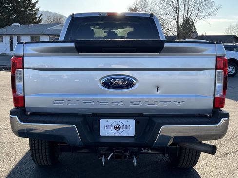 Used 2018 Ford F250 XLT w/ Camper Package image 7
