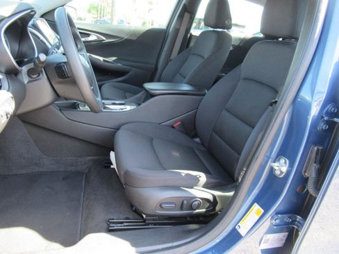 Used 2025 Chevrolet Malibu LT FWD image 18