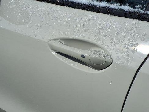 New 2026 Chevrolet Trax RS w/ Sunroof Package FWD image 12